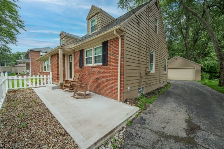 7217 Pennsylvania Avenue, Youngstown, OH - Photo 2