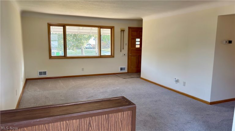 536 WESTVIEW Road, Bedford, OH - Photo 8