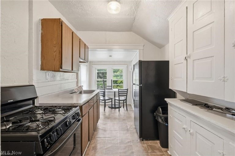 13611 Beachwood Avenue, Cleveland, OH - Photo 6