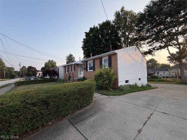 1123 Overridge Avenue, North Canton, OH - Photo 6