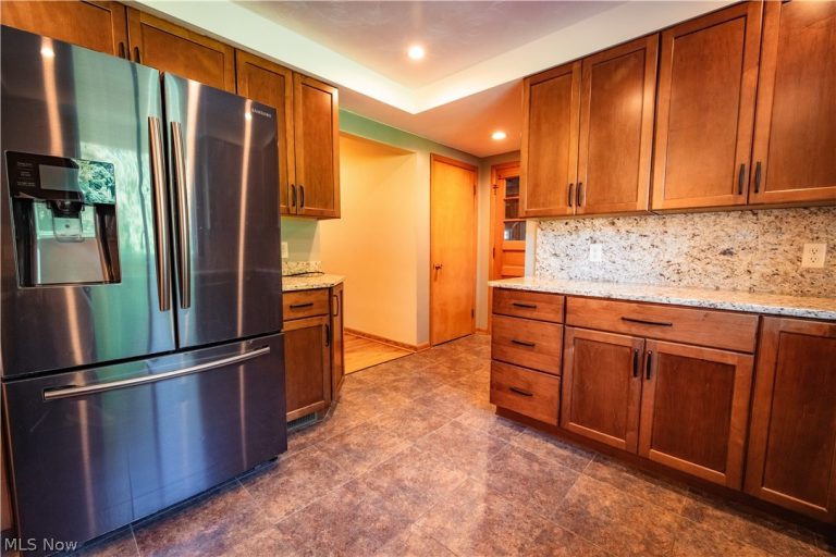 5 Lee Drive, Poland, OH - Photo 4