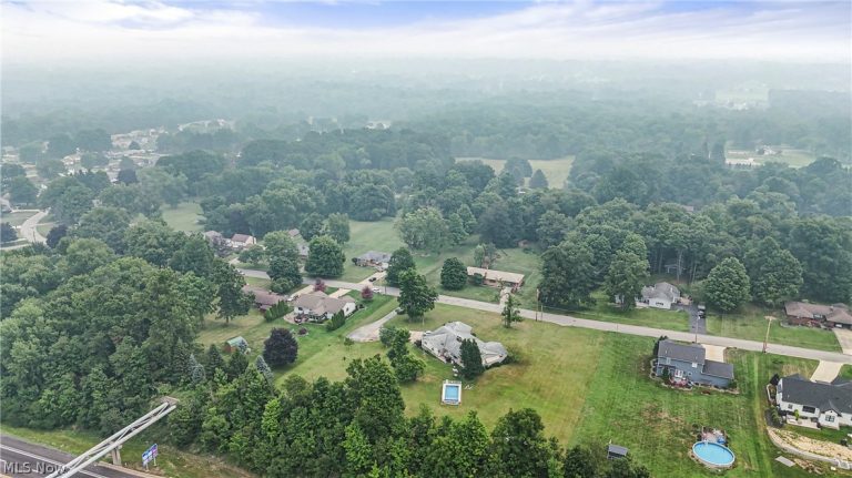 8060 Sigle Lane, Poland, OH - Photo 8