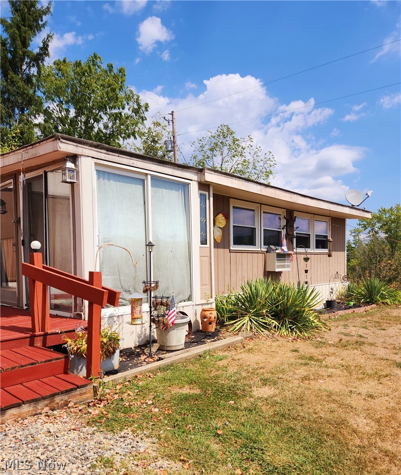 23516 Hideaway Drive, Senecaville, OH