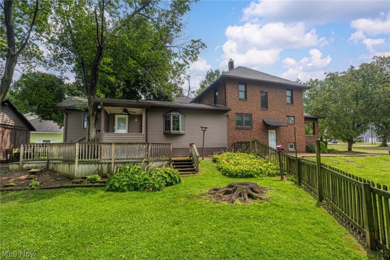 1518 Prospect Street, Coshocton, OH - Photo 2