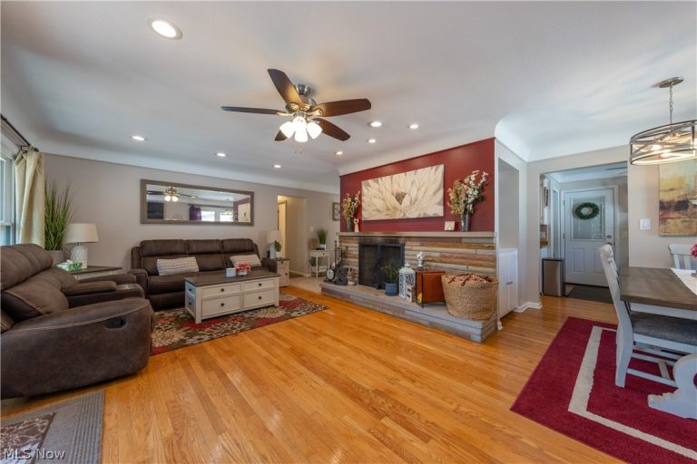 7681 Alan Parkway, Middleburg Heights, OH - Photo 8