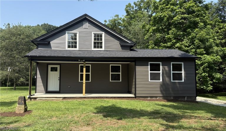 8227 Blade Road, Malvern, OH, 44644