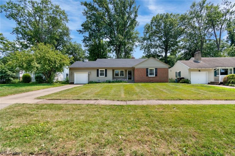 321 Miami Avenue, Elyria, OH - Photo 2