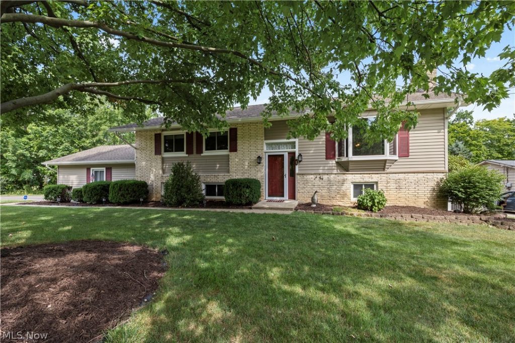 18820 Bennett Road, North Royalton, OH