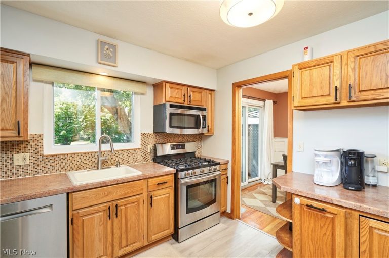 124 Filmore Avenue, Cuyahoga Falls, OH - Photo 6