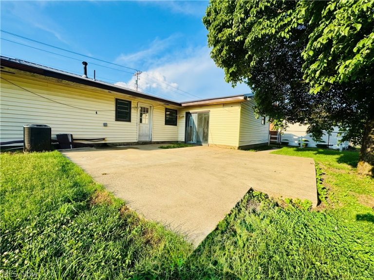 2309 Rockland Avenue, Belpre, OH - Photo 4