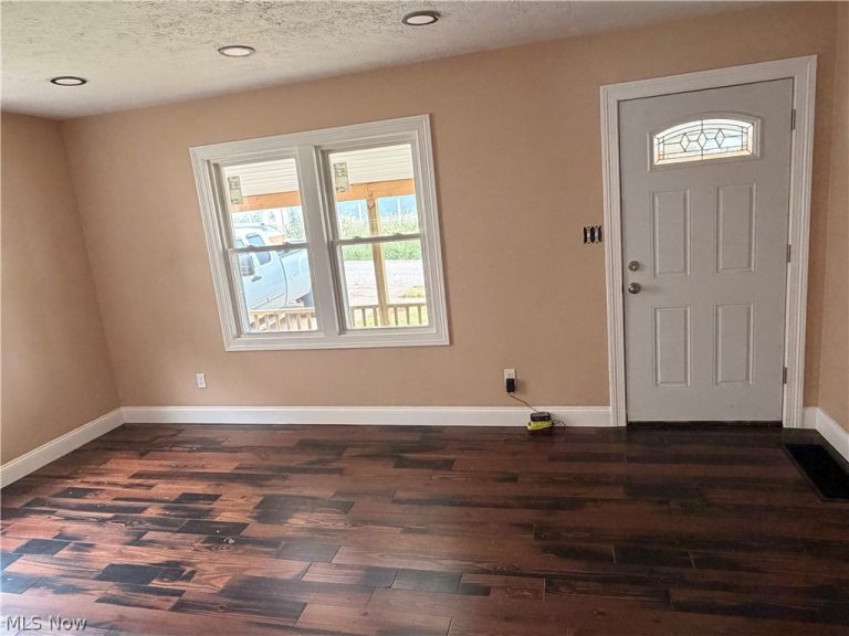 1690 Coventry Street, Akron, OH - Photo 3