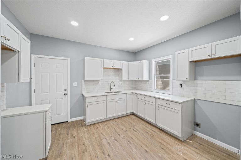 3925 Riverside Avenue, Cleveland, OH - Photo 8