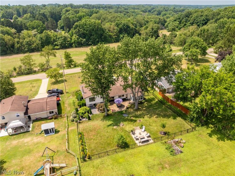 7328 Lake O Springs Avenue, North Canton, OH - Photo 4