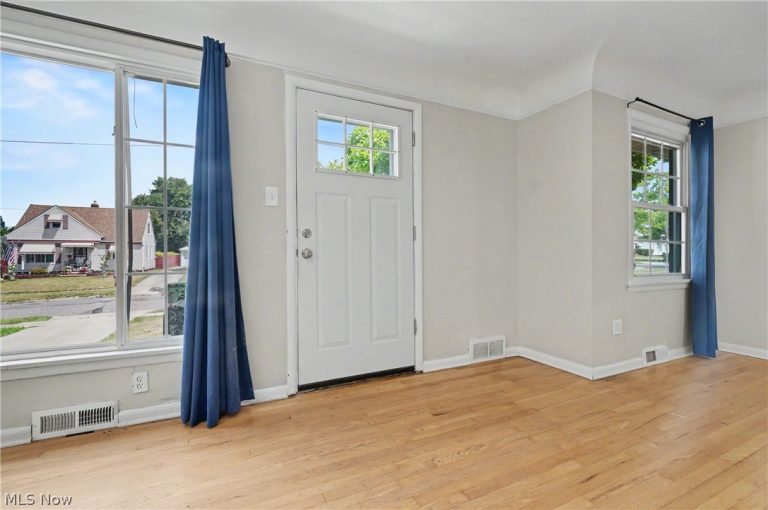 13512 Woodward Boulevard, Garfield Heights, OH - Photo 4