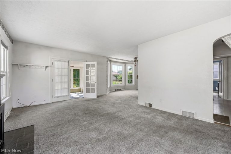 28707 Gilchrist Drive, Willowick, OH - Photo 3