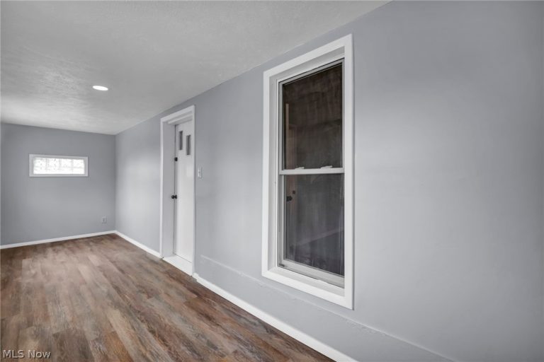 15607 Saranac Road, Cleveland, OH - Photo 6