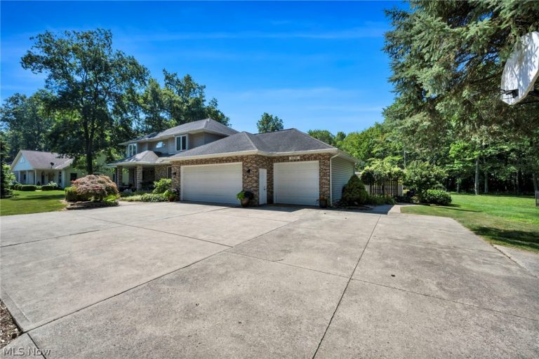 48261 Rice Road, Amherst, OH - Photo 5