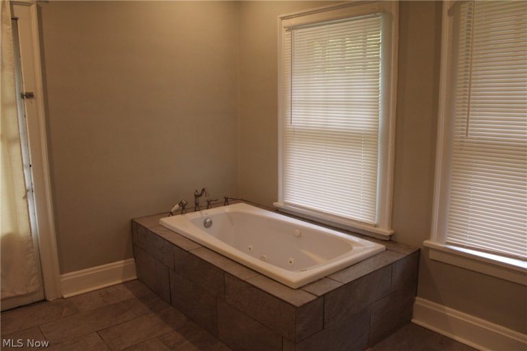 9501 Shakespeare Parkway, Cleveland, OH - Photo 5