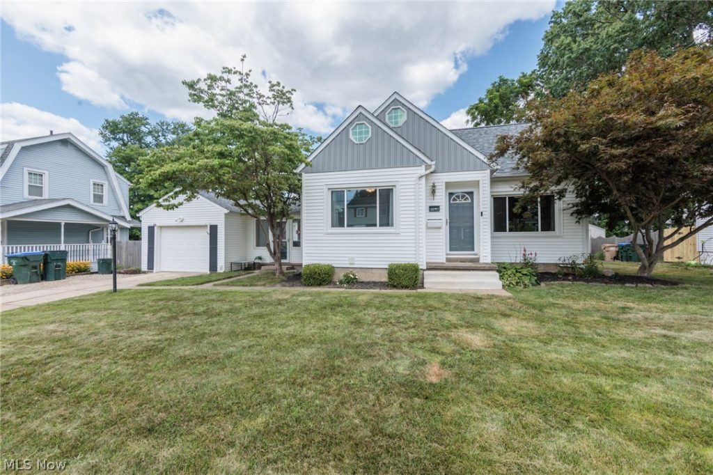 319 Kathron Avenue, Cuyahoga Falls, OH