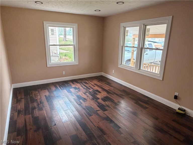 1690 Coventry Street, Akron, OH - Photo 4