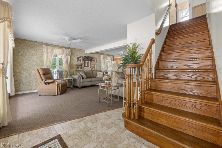 2151 Beach Drive, Akron, OH - Photo 6