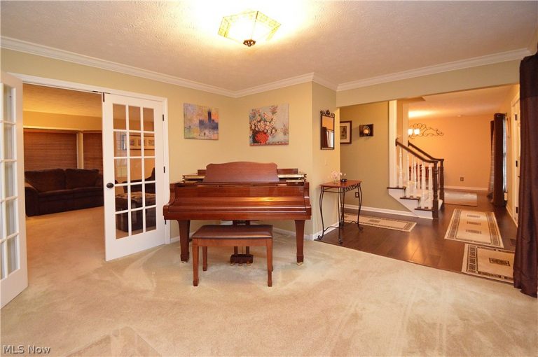 6829 Camelot Drive, Mentor, OH - Photo 5