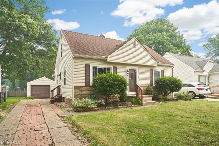 223 Davenport Avenue, Akron, OH - Photo 2