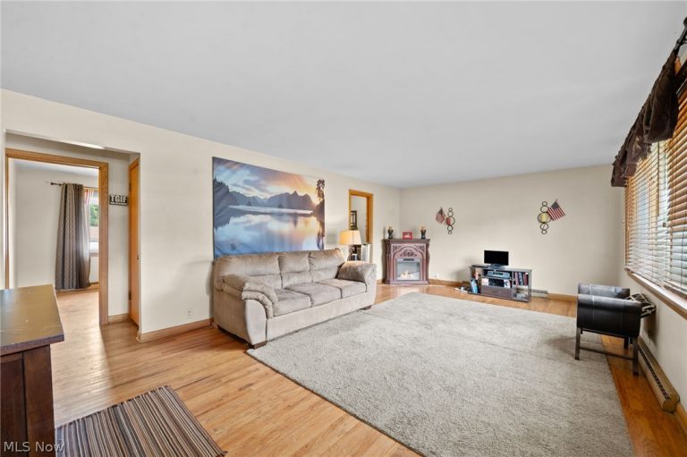 2091 Springfield Center Road, Akron, OH - Photo 4