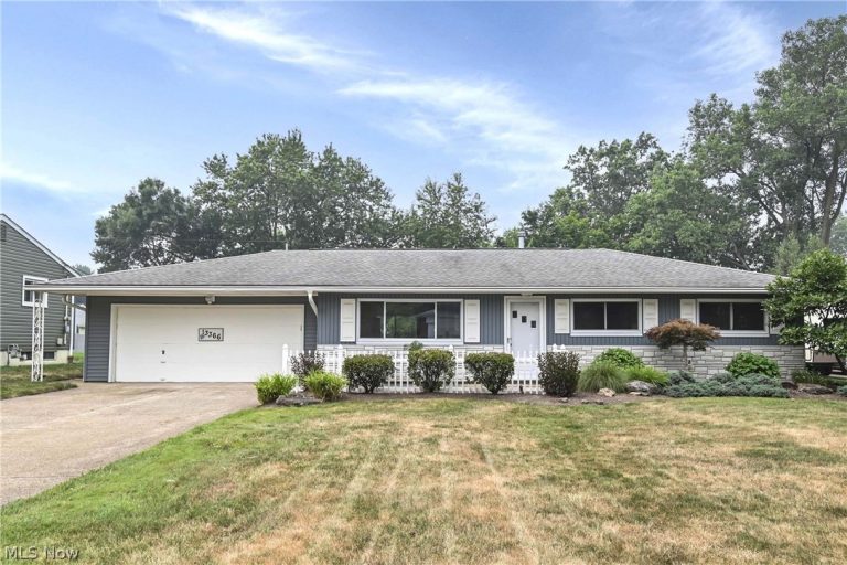 13366 Richards Drive, Strongsville, OH - Photo 4