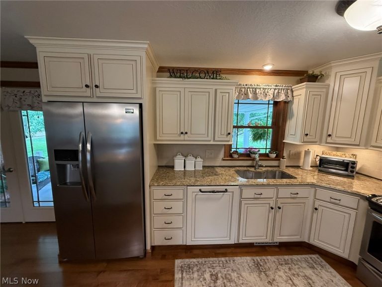 410 Stratton Avenue, New Philadelphia, OH - Photo 6
