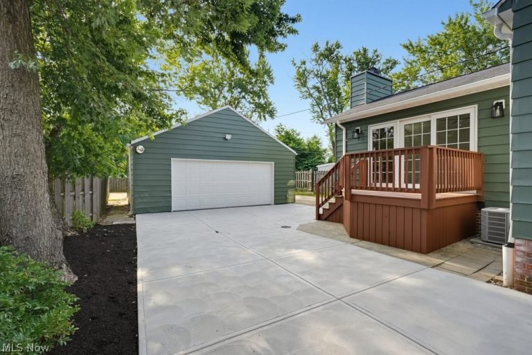 1257 Sunset Road, Mayfield Heights, OH - Photo 3