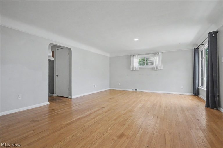 13512 Woodward Boulevard, Garfield Heights, OH - Photo 6