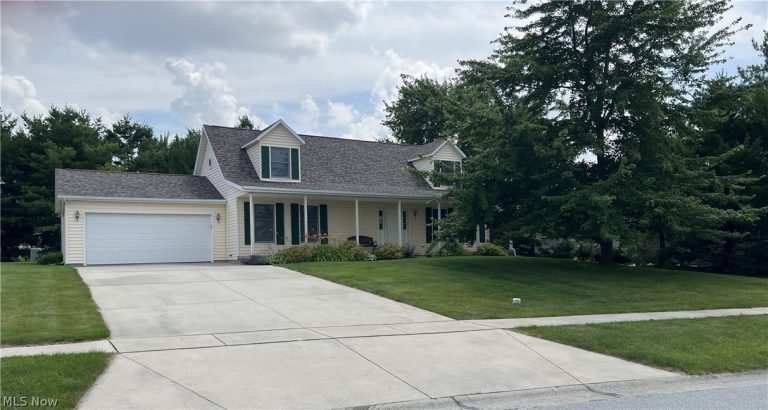 1013 Cherokee, Wapakoneta, OH - Photo 2