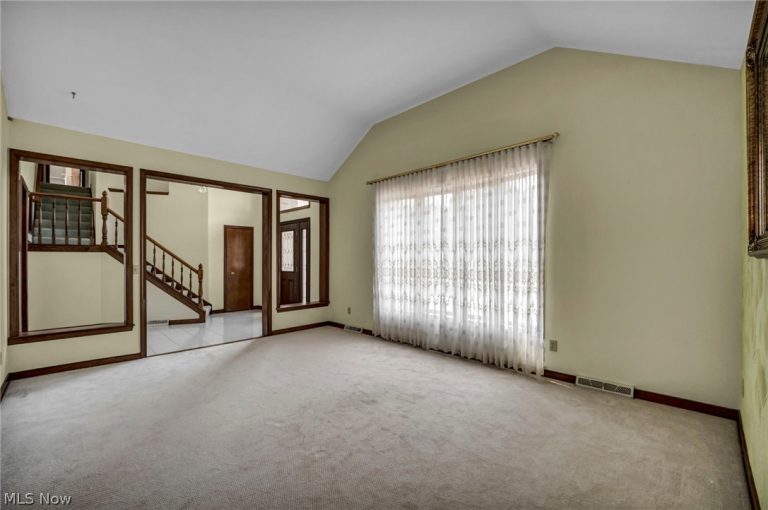 6229 Kenarden Drive, Highland Heights, OH - Photo 4