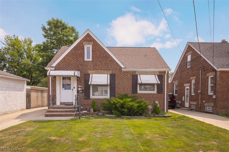 5105 6th Street, Brooklyn Heights, OH, 44131