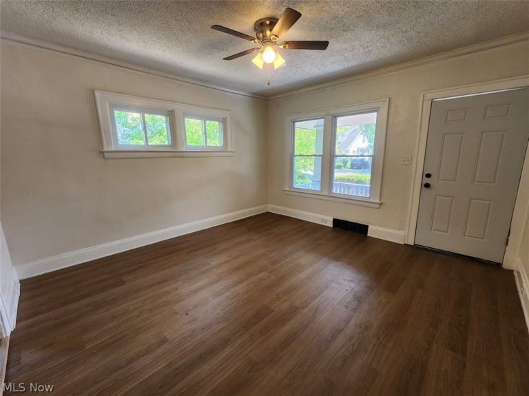 12905 Watterson Avenue, Cleveland, OH - Photo 4
