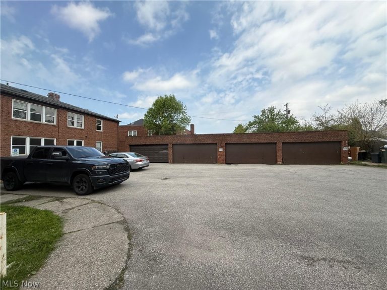 2027 Warrensville Center Road, South Euclid, OH - Photo 2