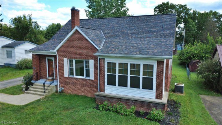 520 Harding Road, Zanesville, OH - Photo 3