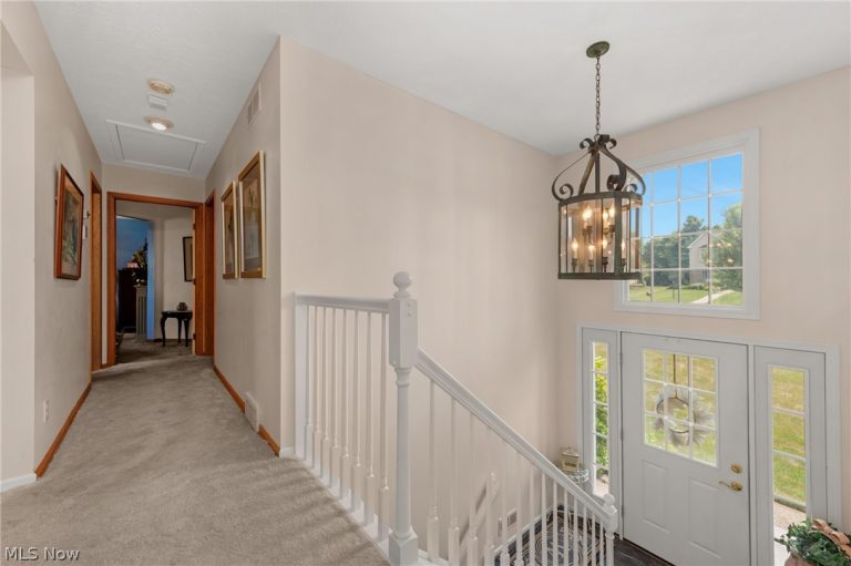 14122 Ashley Lane, North Royalton, OH - Photo 8