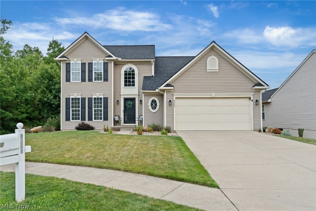 9264 Wellspring Avenue, North Canton, OH