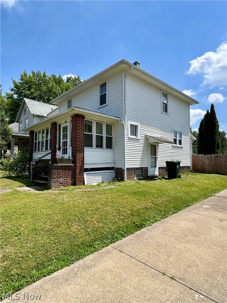 365 Indiana Avenue, Sebring, OH - Photo 2