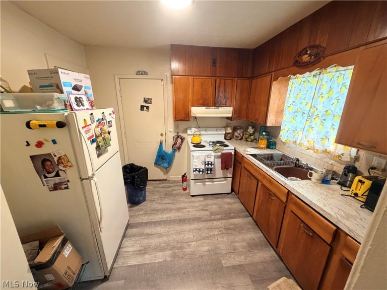 1214 Mckinley Avenue, Akron, OH - Photo 5