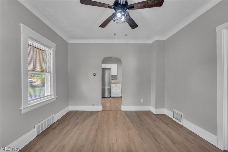 19600 Arrowhead Avenue #1/DN, Cleveland, OH - Photo 8