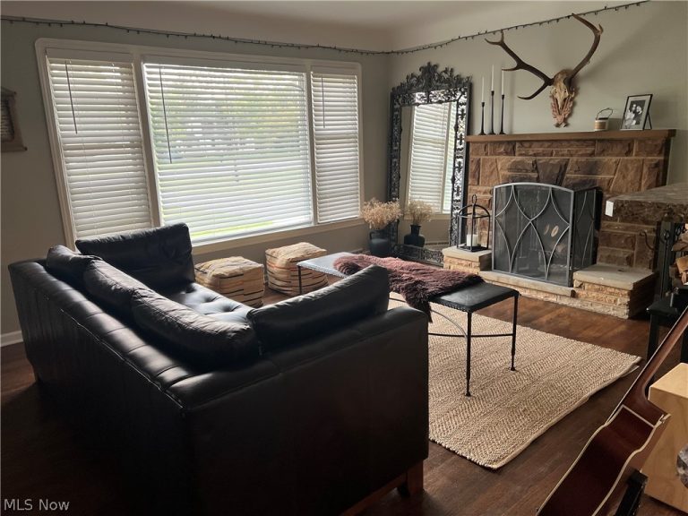 3282 Royalton Road, North Royalton, OH - Photo 2