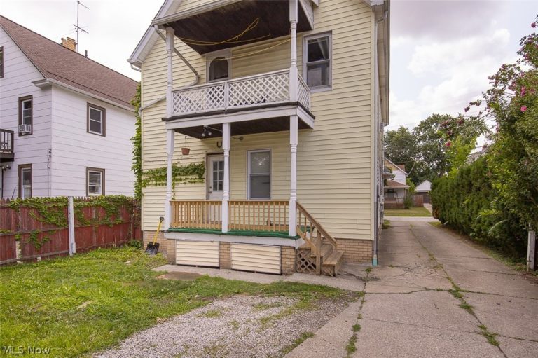 3318 Montclair Avenue, Cleveland, OH - Photo 3