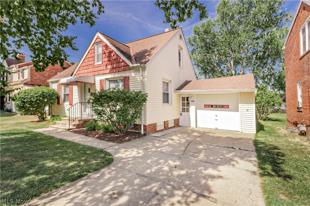 1682 Longwood Drive, Mayfield Heights, OH