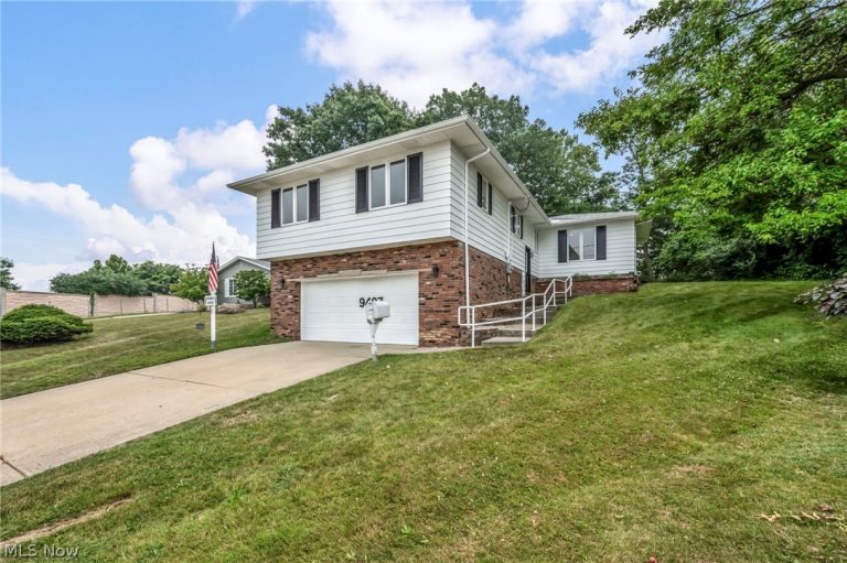 9497 Idlewood Drive, Brooklyn, OH - Photo 3