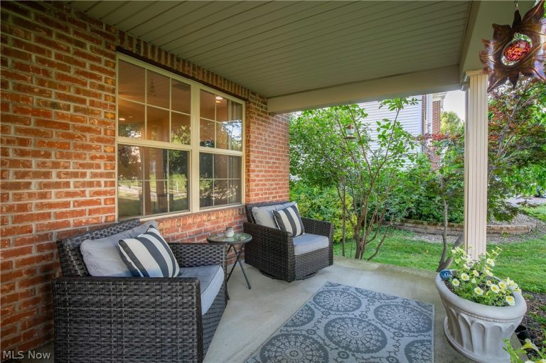 506 Brentwood Boulevard, Copley, OH - Photo 4