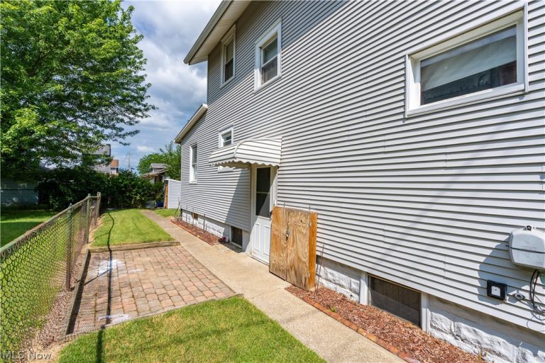 1515 Pearl Place, Massillon, OH - Photo 6