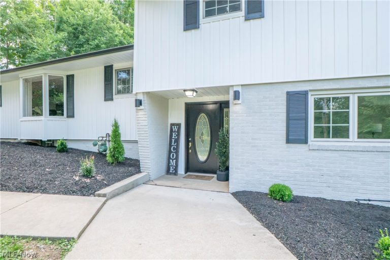510 Lourdes Drive, Cuyahoga Falls, OH - Photo 8